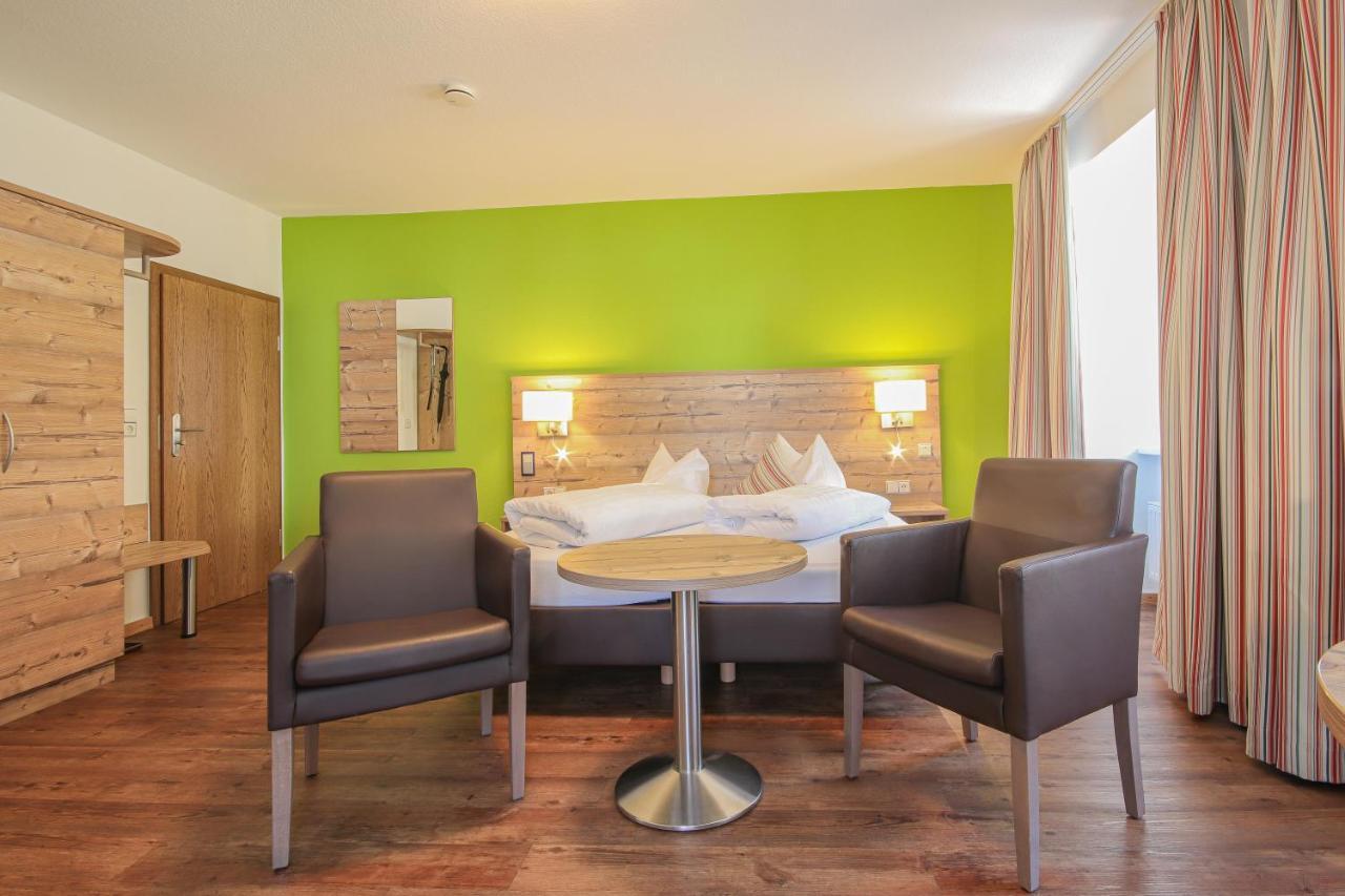 Landgasthof Hotel Rebstock Stuhlingen Eksteriør bilde