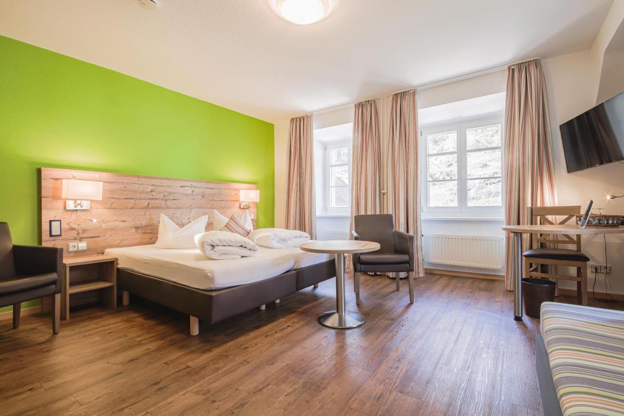Landgasthof Hotel Rebstock Stuhlingen Eksteriør bilde