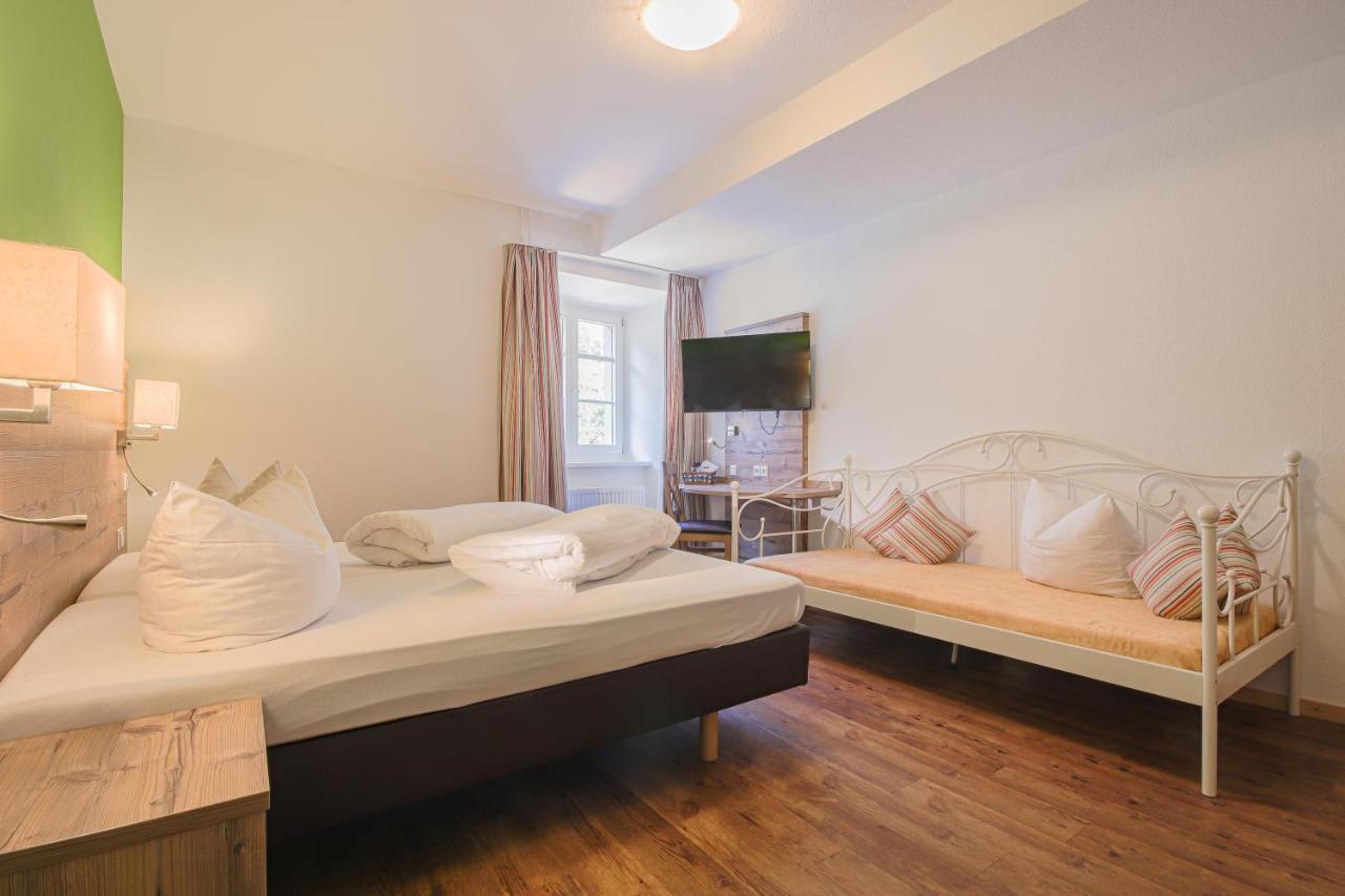 Landgasthof Hotel Rebstock Stuhlingen Eksteriør bilde