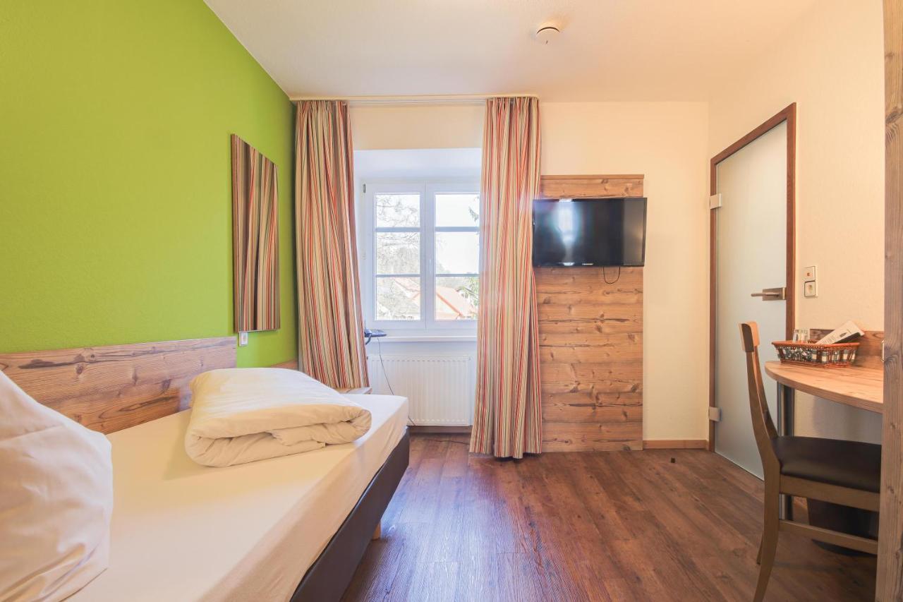 Landgasthof Hotel Rebstock Stuhlingen Eksteriør bilde